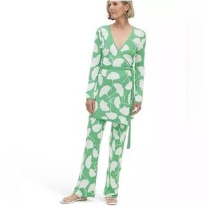 Diane Von Furstenberg DVF Target Gingko Green and White Floral Sweater Set XS